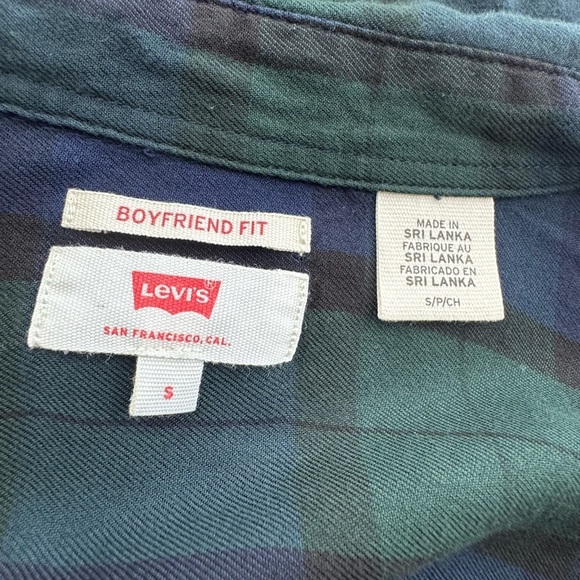 Levi's Women's Size Small Plaid Flannel 
Boyfriend Shirt - Picture 5 of 7